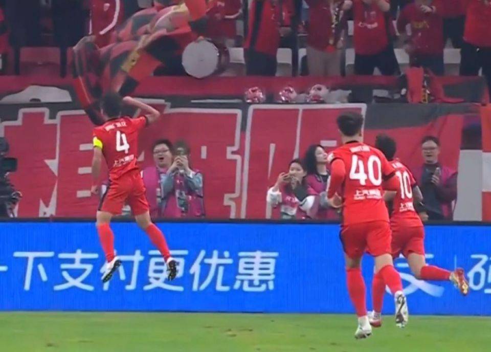 风云突变成都蓉城窗口期刷新队史纪录，德甲版图或变，目标明确，纪律约束更严格