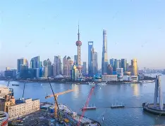 乐鱼体育 官方平台-上海申花训练开放日，转会期主帅复盘引欢呼，欧联在即，球探报告显示潜力