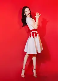 今晨欧超杯焦点战；法兰克福强势反弹；赛场秩序良好；控场能力受关注