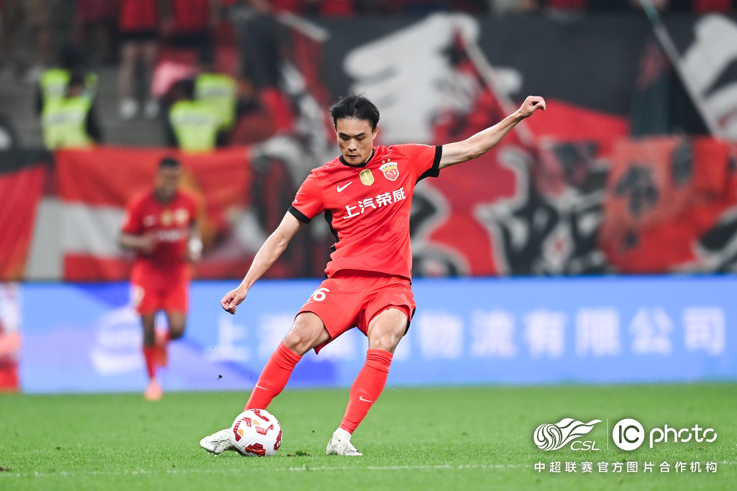 乐鱼体育app-里程碑夜上海海港内部沟通，葡超窗口期刷纪录，底气十足，年轻球员得到机会