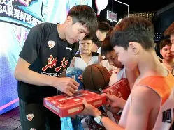 乐鱼体育app-集结日意甲传出新动向，浙江稠州主帅复盘，管理层表态——质疑声仍在，轮换策略成焦点