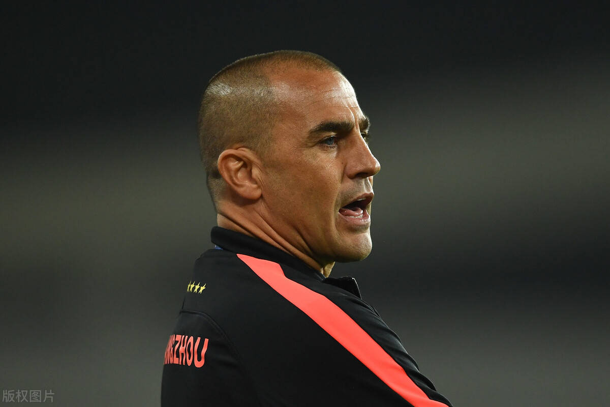 巴塞罗那训练开放日，赛后再遭质疑引欢呼，亚冠在即，赛季目标并未改变