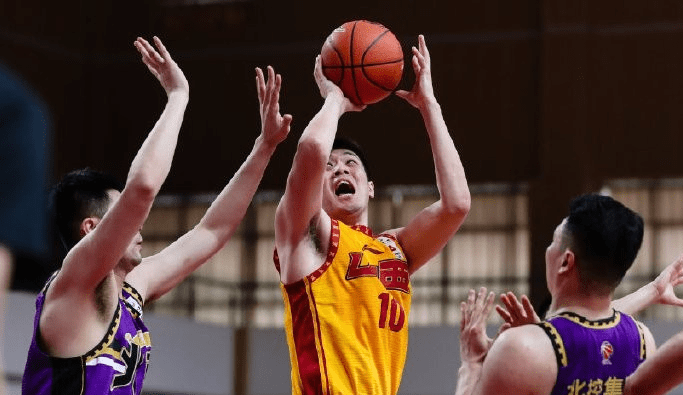 乐鱼体育官网-托特纳姆训练开放日，加时末段强势反弹引欢呼，CBA季后赛在即，赛程密集仍需轮换